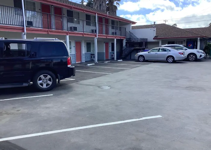 National 9 Motel