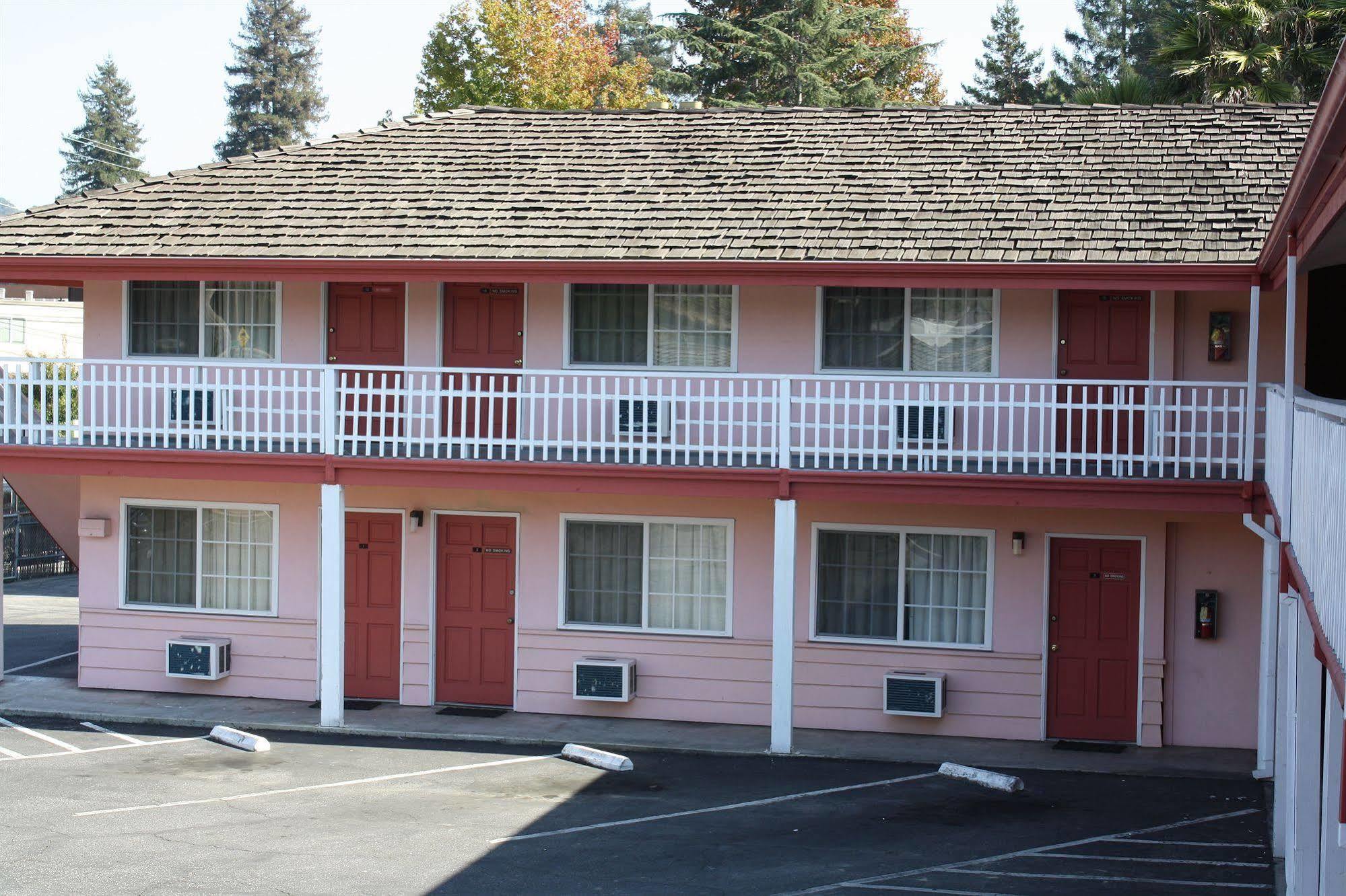National 9 Motel Santa Cruz