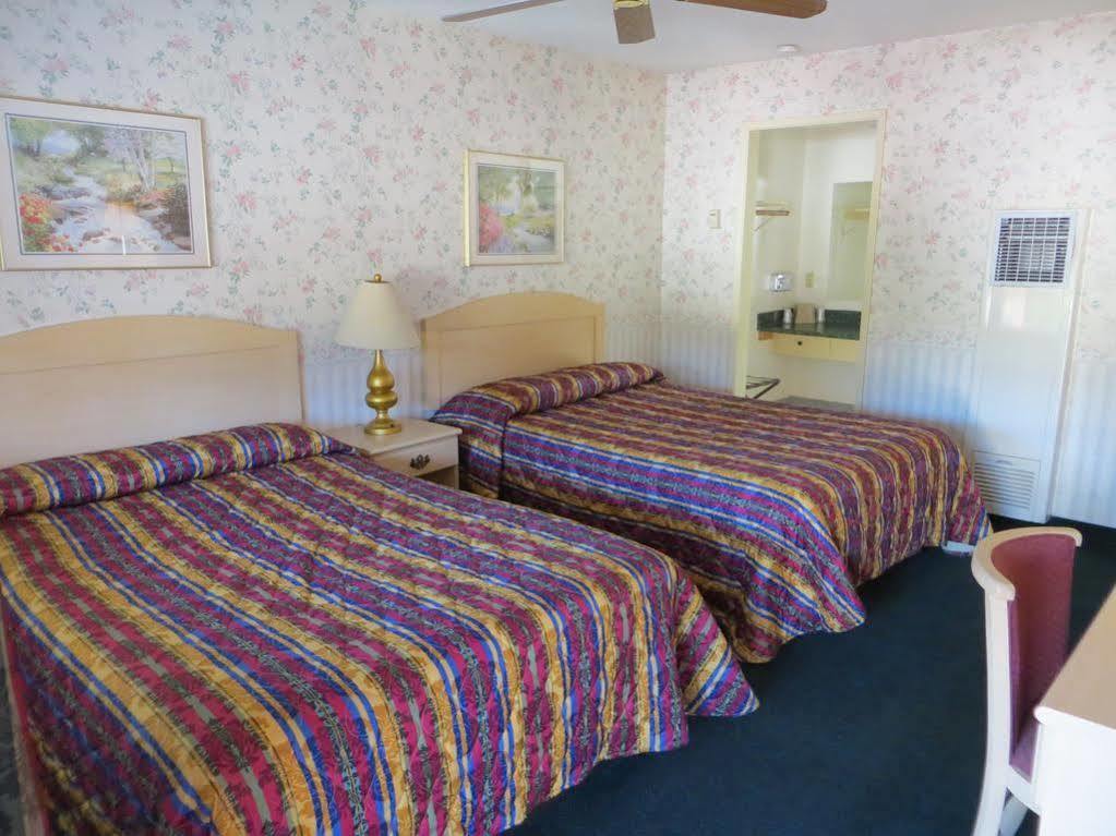 National 9 Motel Santa Cruz